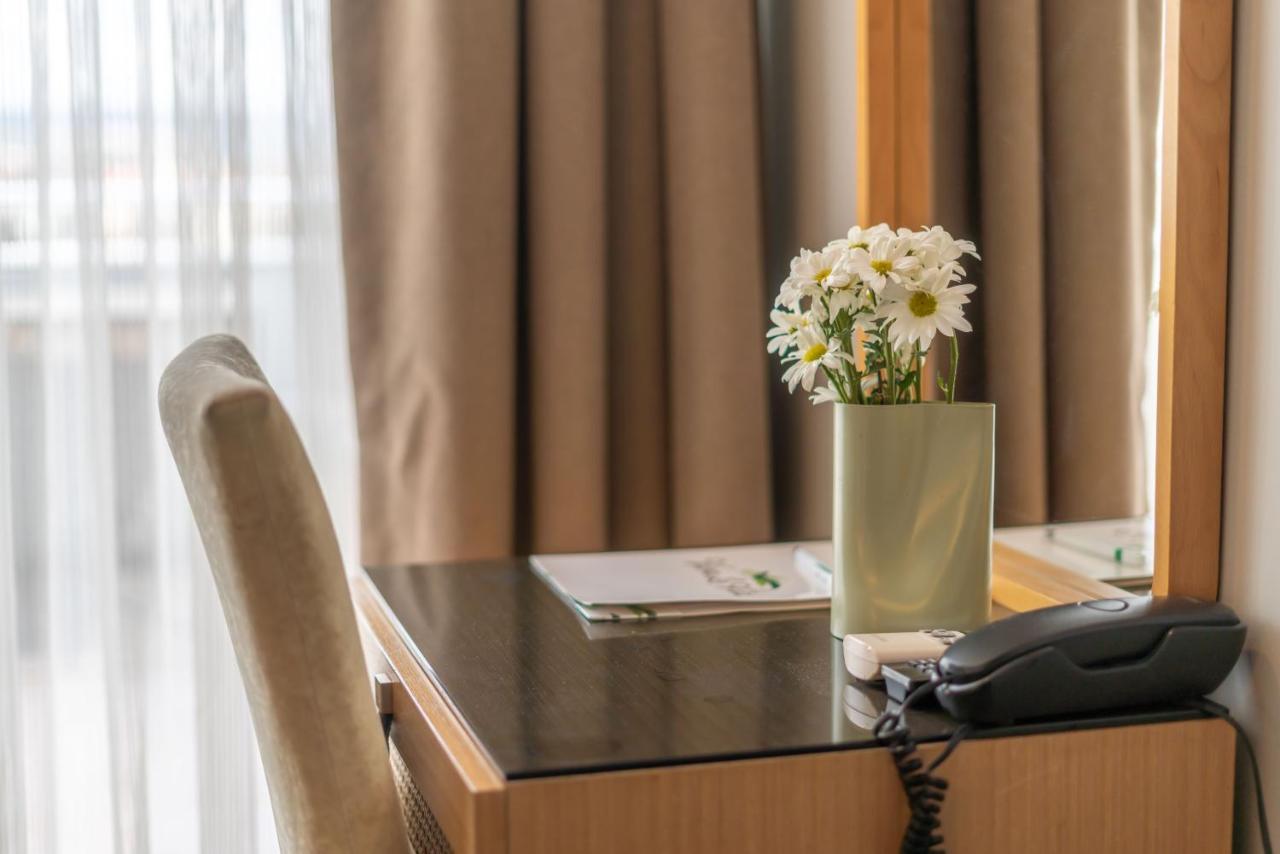 Viva La Vita Hotel อิซมีร์ ภายนอก รูปภาพ